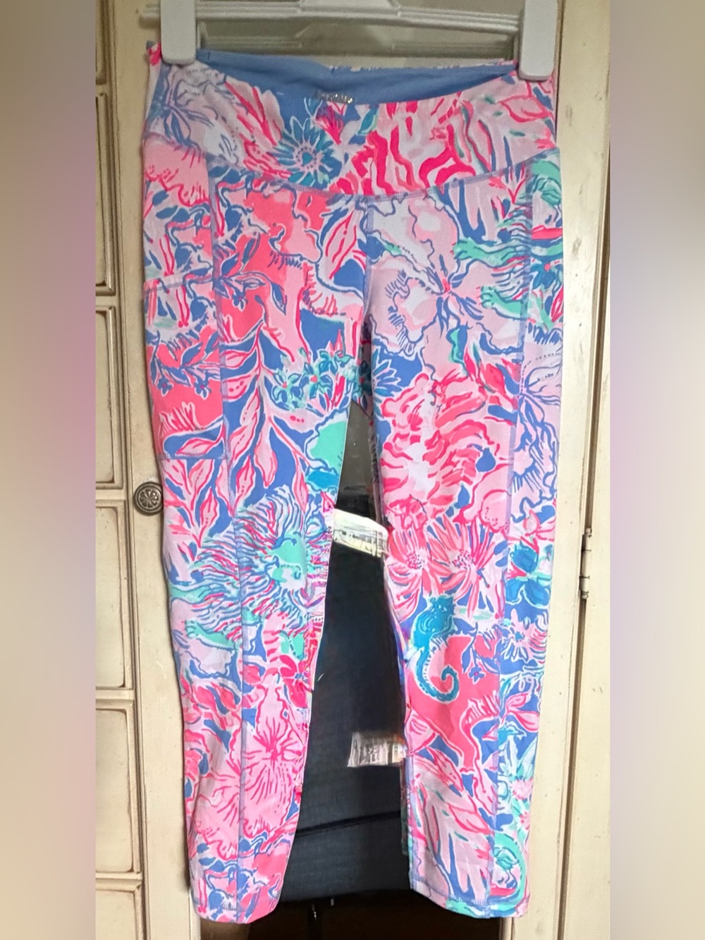 Lilly Pulitzer Pink, Blue & Mint Floral Stretch leggings/active wear size M
